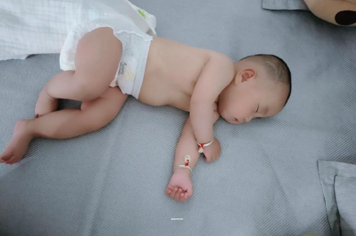 如东五个月宝宝呕吐